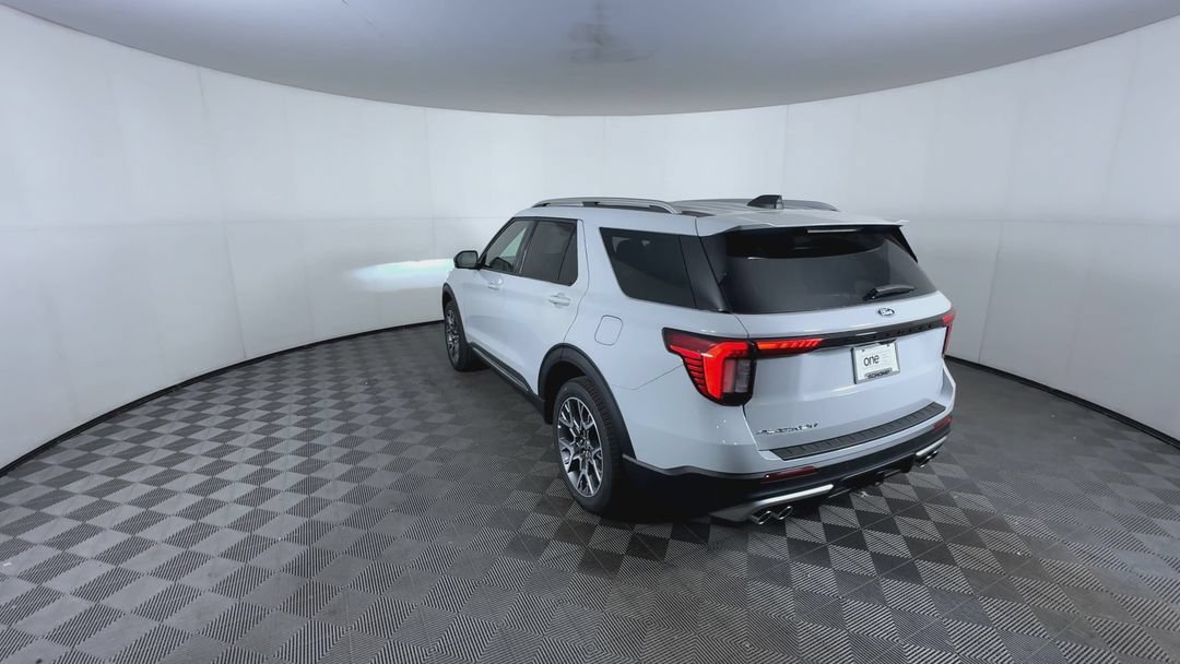New 2027 Avalanche Gray Ford Platinum image 7