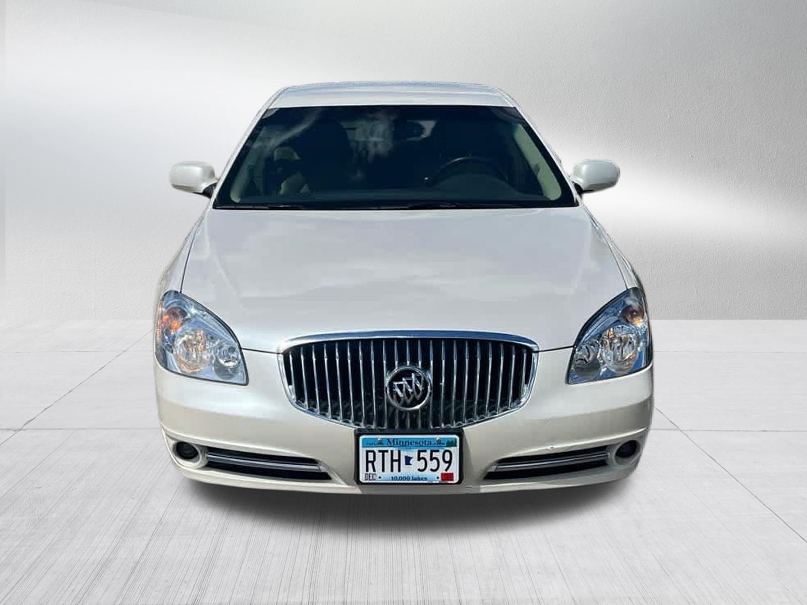 Used 2011 WHITE DIAMOND TRICOAT Buick CXL image 6