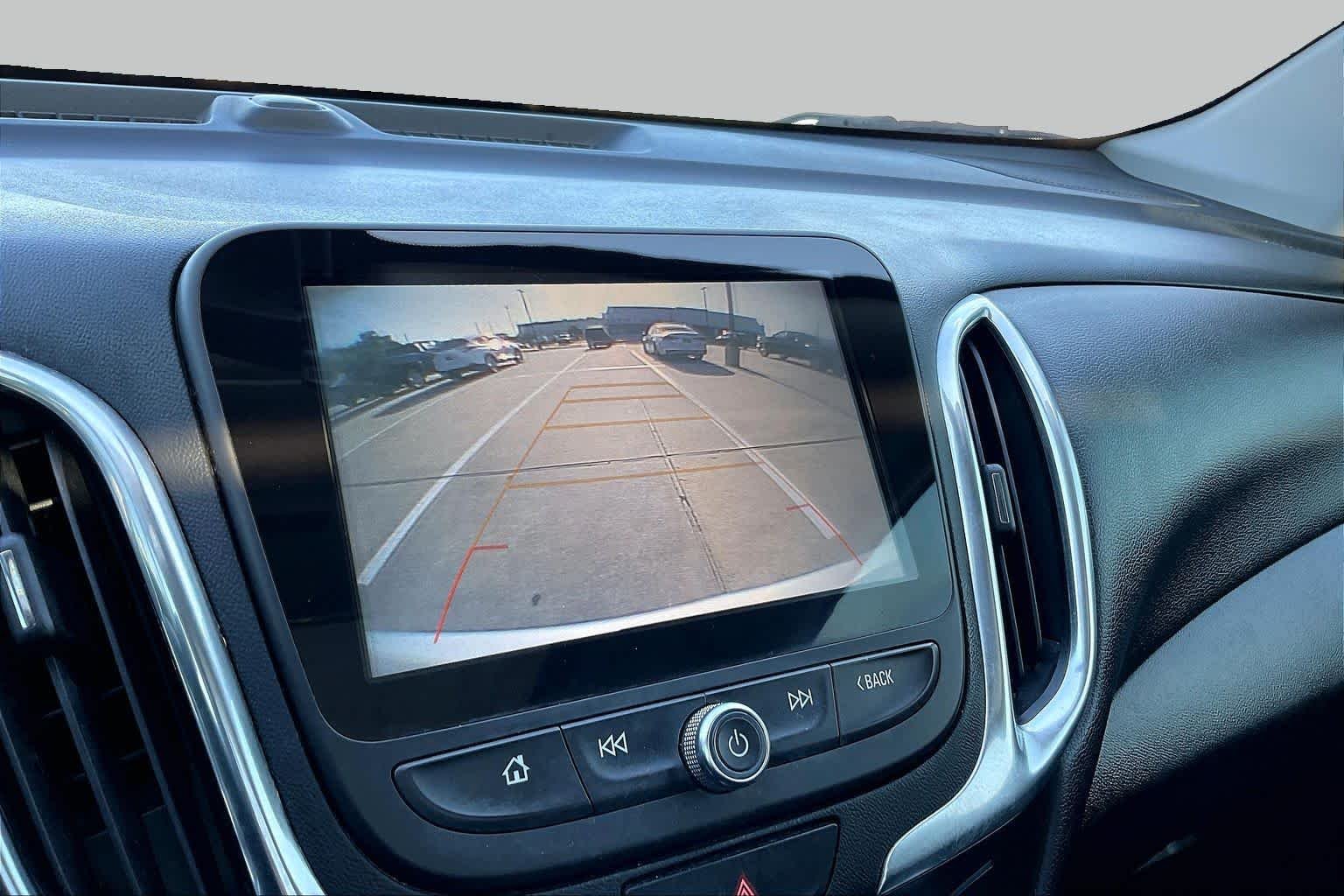 Used 2018 Silver Ice Metallic Chevrolet LT image 27