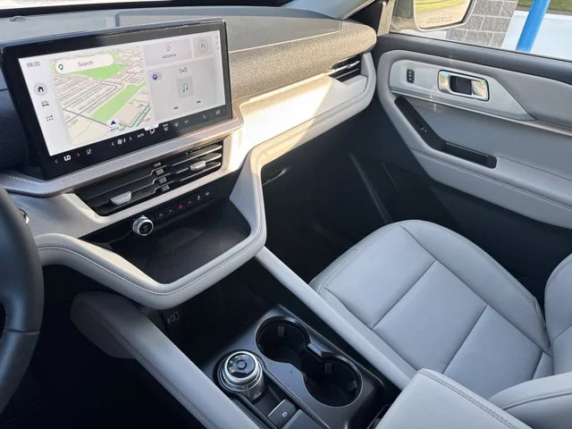 New 2026 Star White Metallic Tri-Coat Ford Active image 57