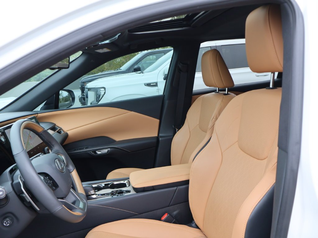 Used 2024 White Pearl Lexus 350 Premium Plus image 20