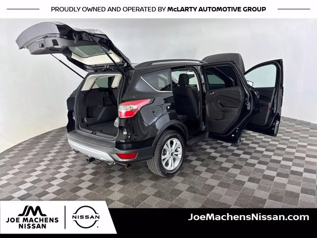 Used 2018 Black Ford SE image 17