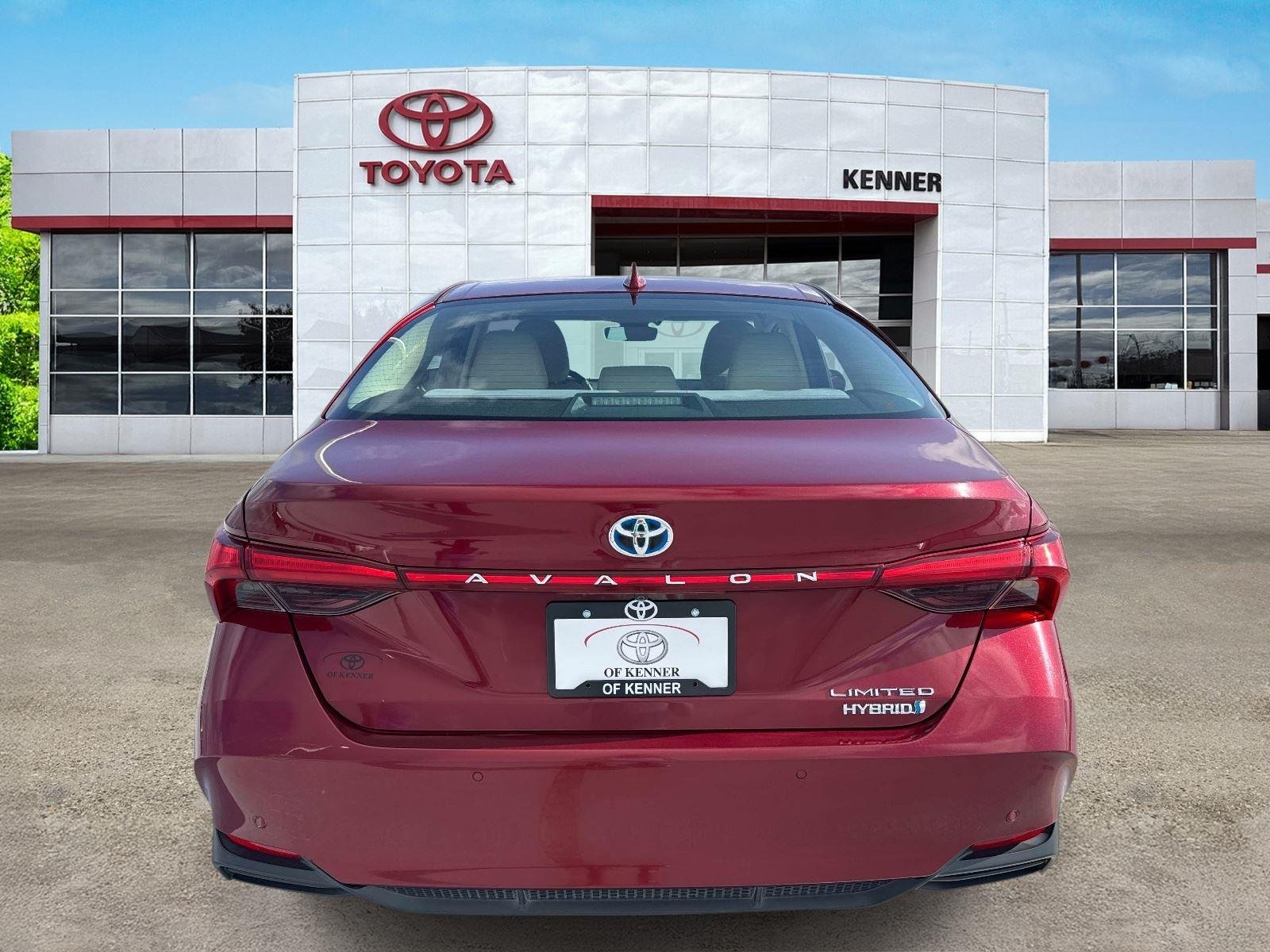 Used 2019 Ruby Flare Pearl Toyota Limited image 5
