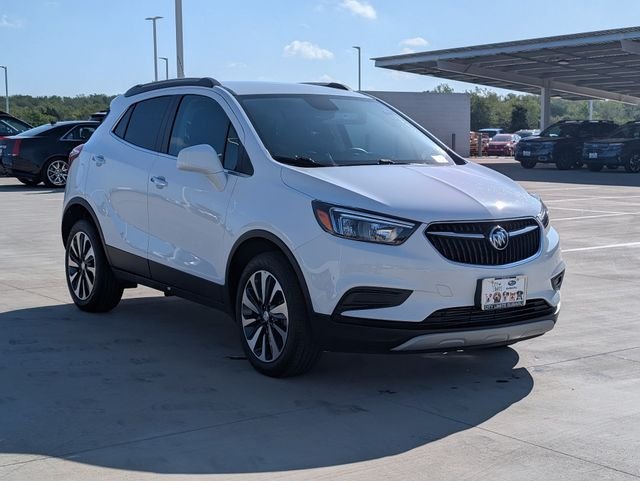 Used 2021 White Buick Preferred image 7