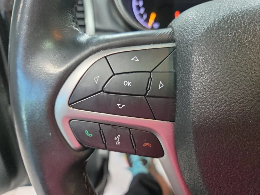 Used 2018 Black Jeep Limited image 35