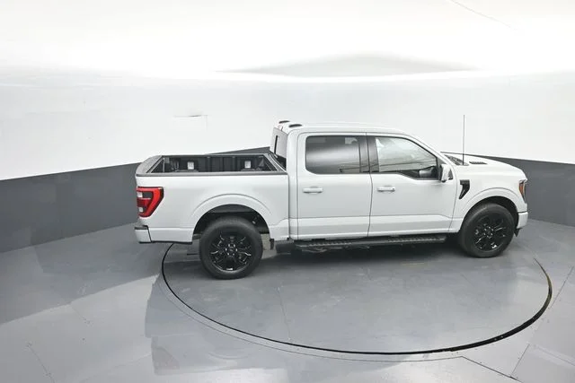 Used 2023 White Ford Lariat image 33