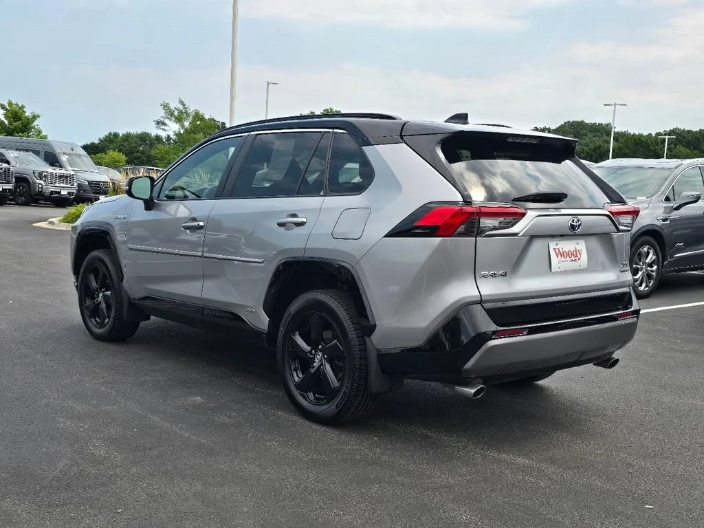 2021 Toyota RAV4 XSE - Photo 10