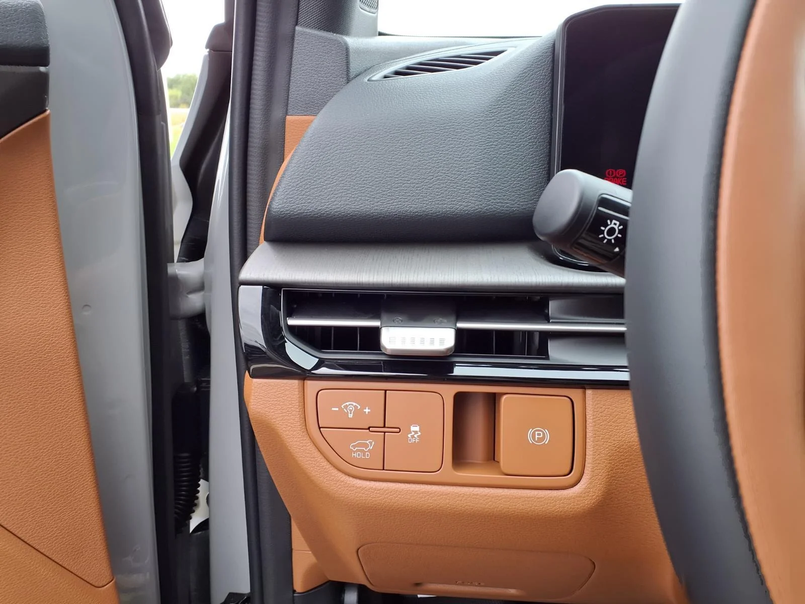 New 2027 Wolf Gray Kia X-Line image 10