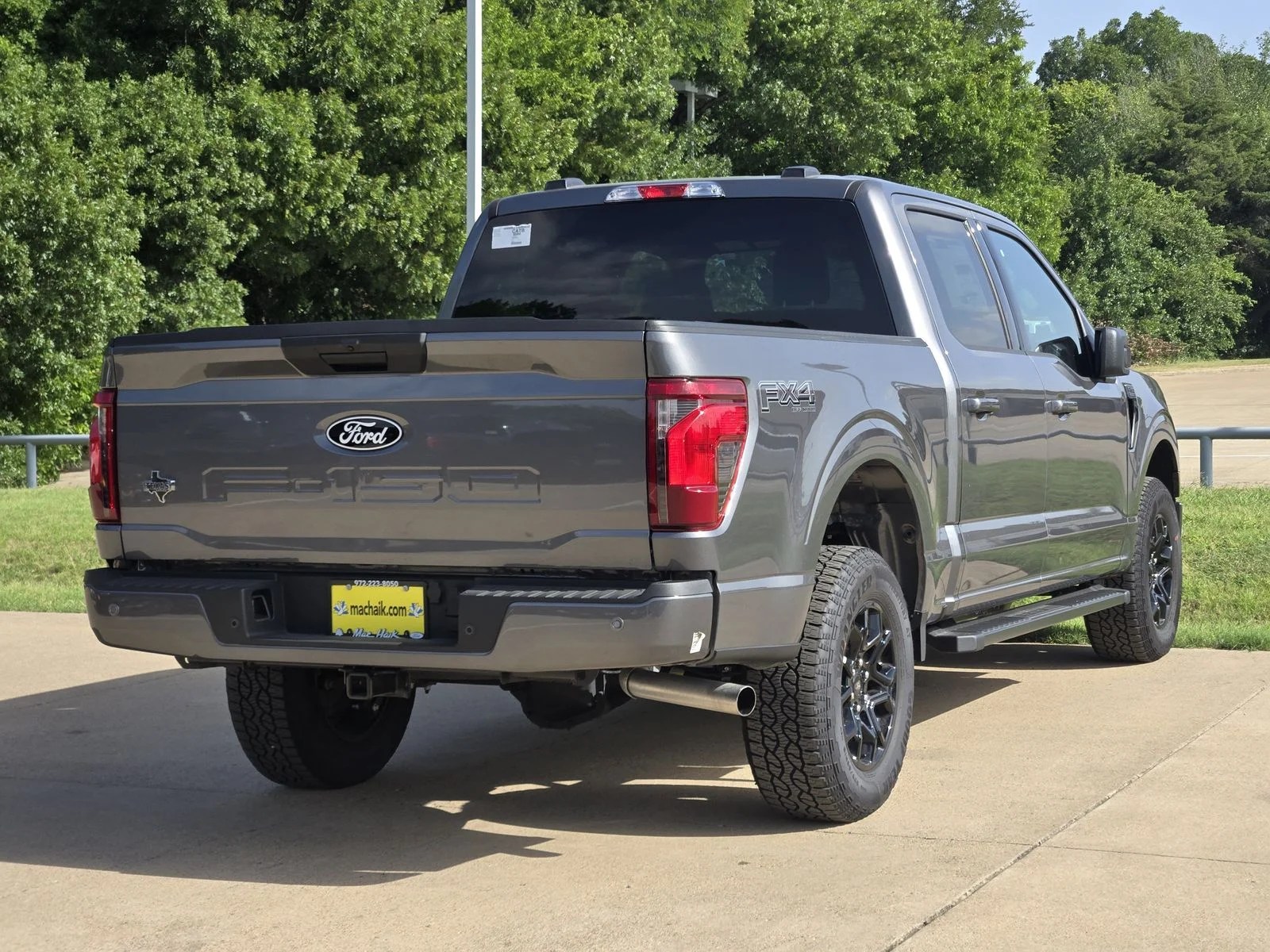 New 2026 Carbonized Gray Metallic Ford XLT image 4