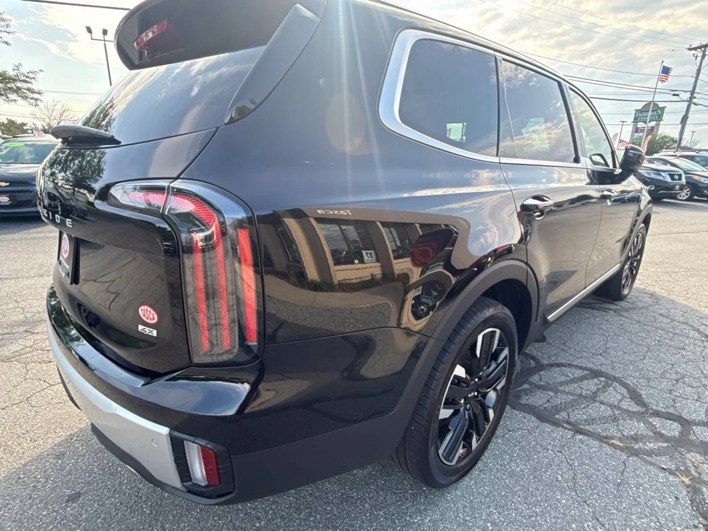 Used 2024 Black Kia SX image 12