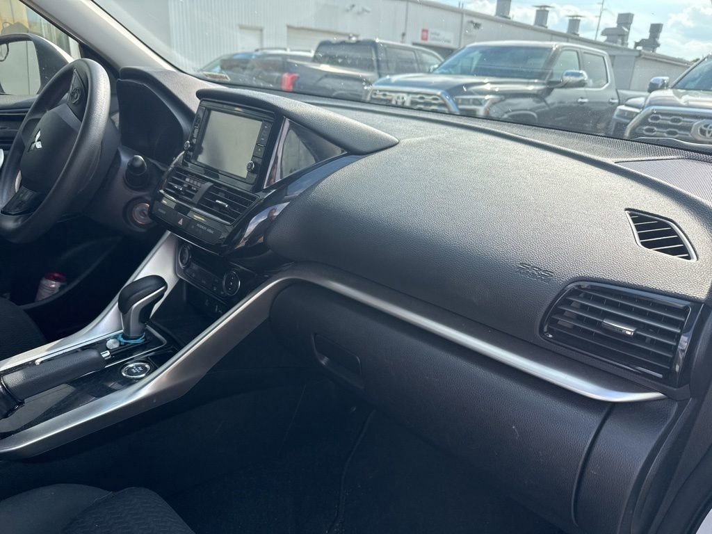 Used 2023 Diamond White Mitsubishi ES image 12