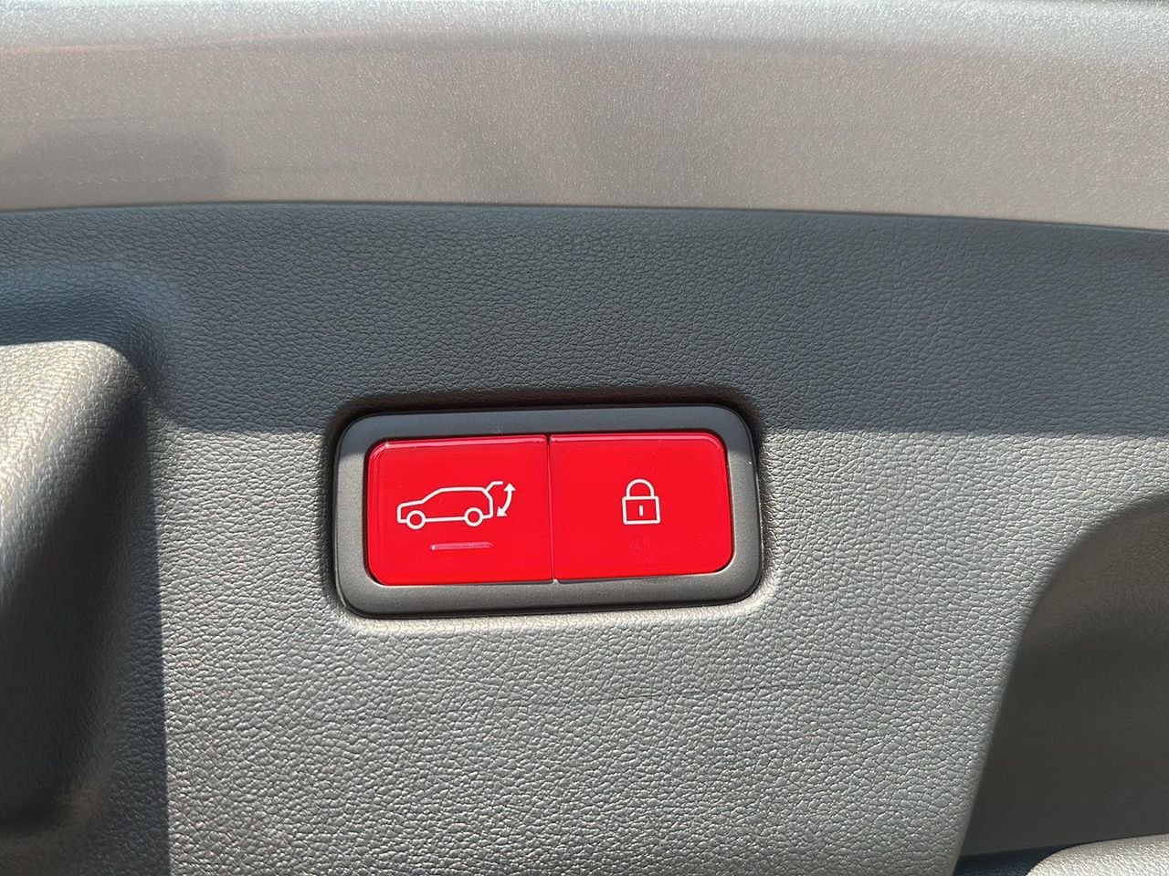 New 2027 Shimmering Silver Hyundai SEL Premium AWD image 41