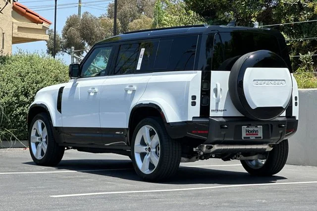 New 2026 Fuji White Land Rover X-Dynamic SE image 3