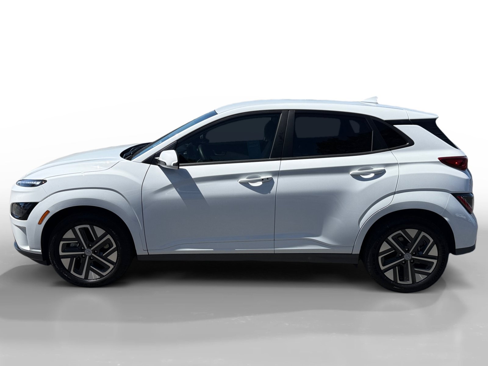 Used 2023 Lunar Hyundai SE image 2