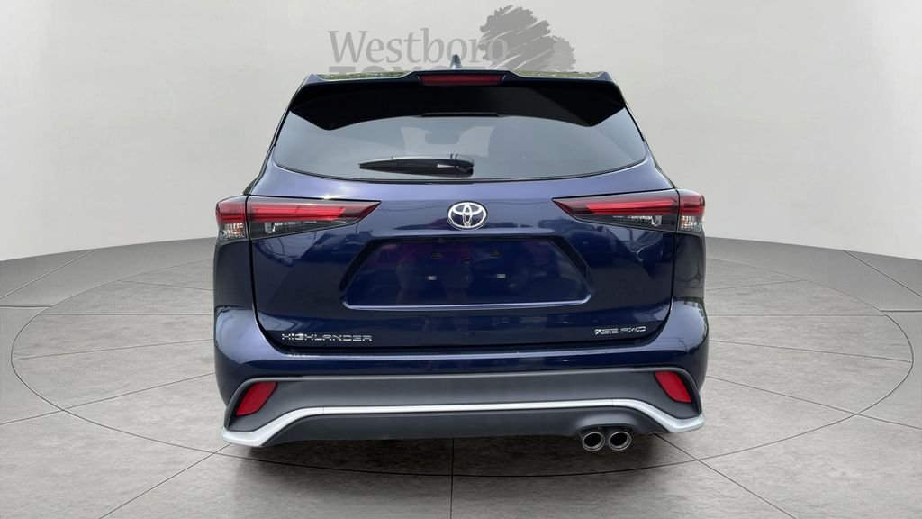 Used 2025  Toyota XSE image 6