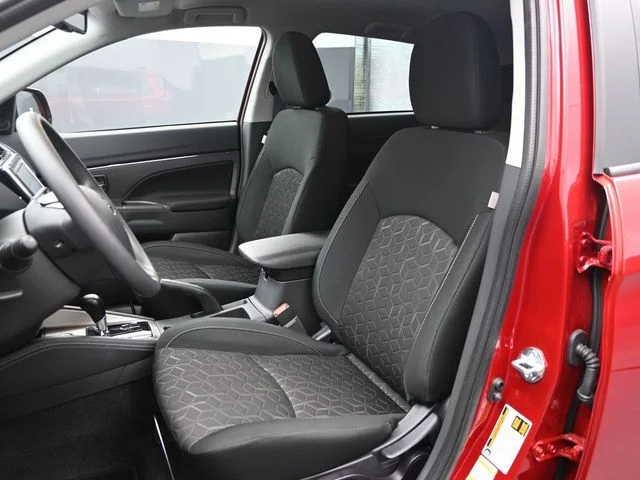 New 2026 Red Mitsubishi 2.0 ES image 10