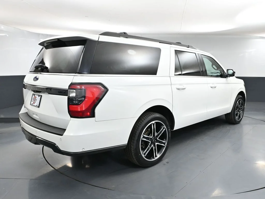 Used 2021 White Ford Limited image 4