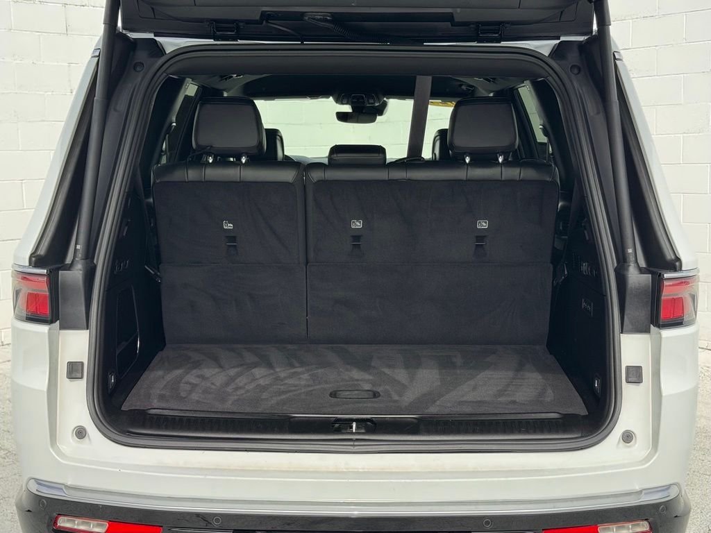 Used 2024 White Jeep Series III image 17