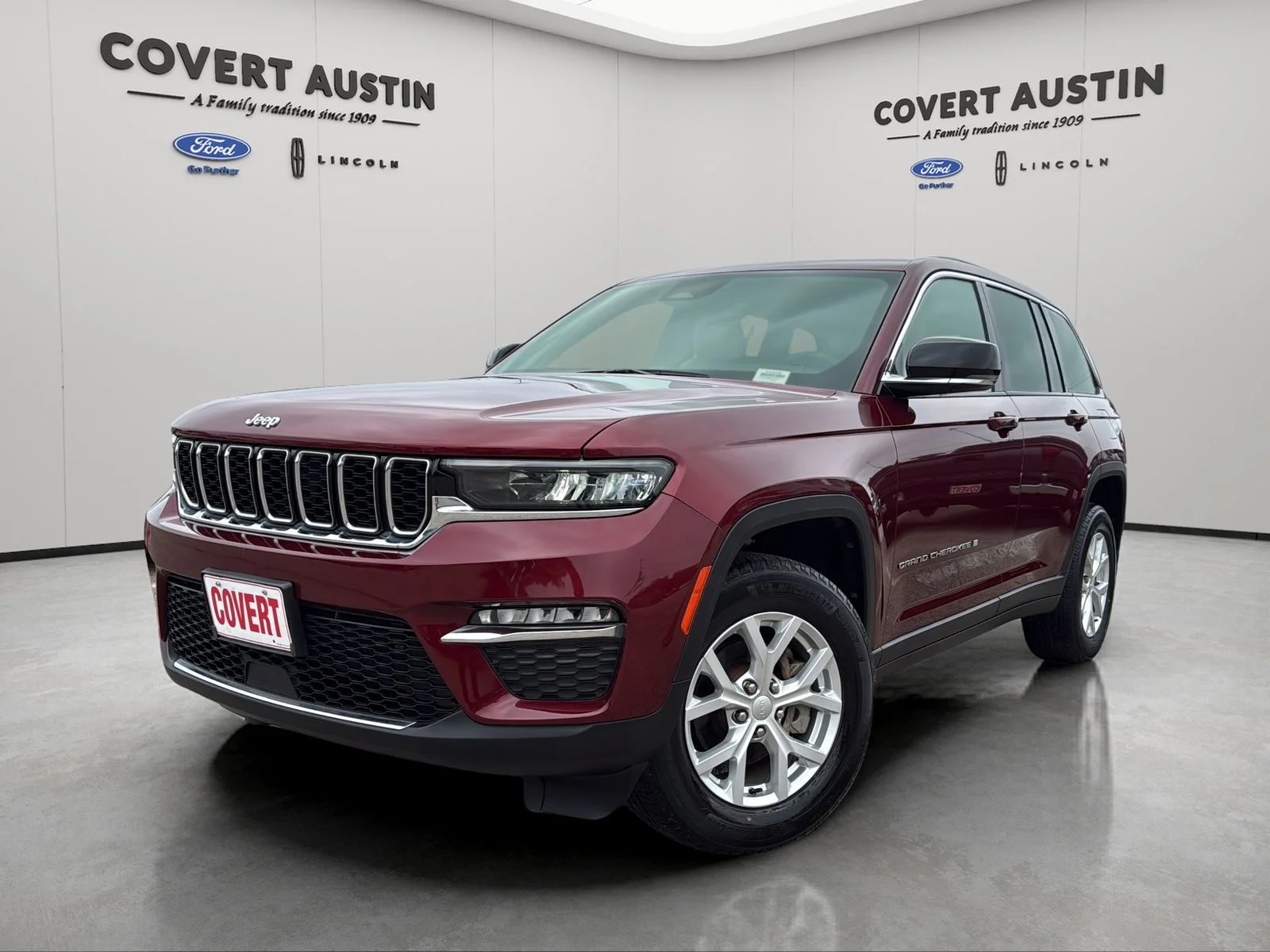 Used 2023 Red Jeep Limited image 1