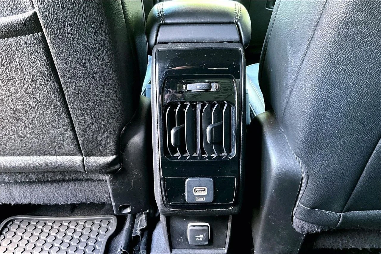 Used 2024 Silver Jeep Trailhawk image 13