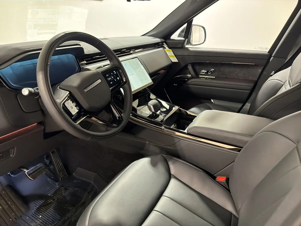 New 2026  Land Rover Dynamic SE image 10