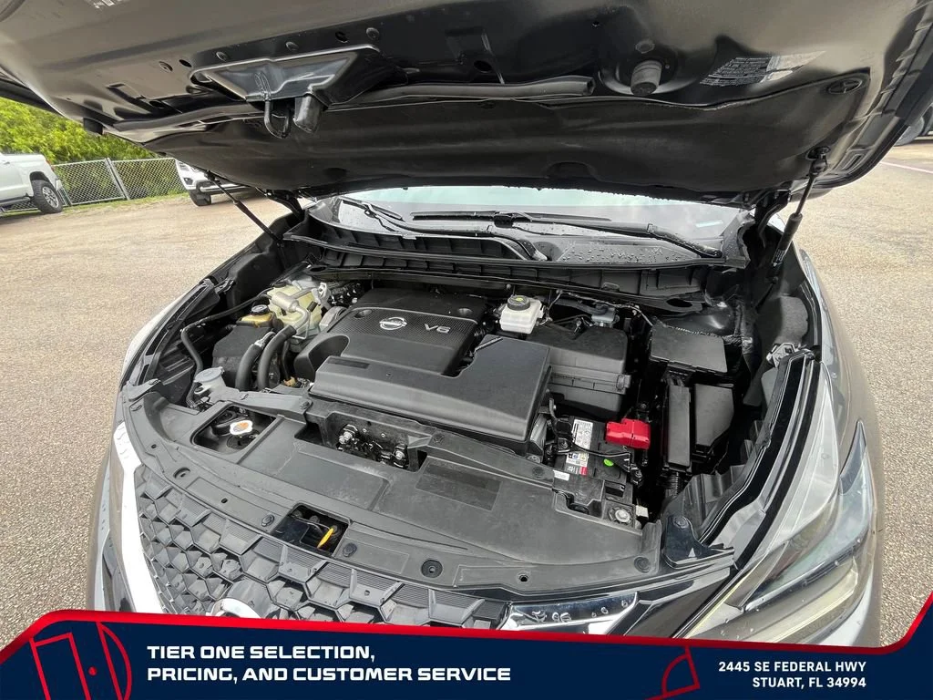 Used 2022 Gray Nissan S FWD image 23