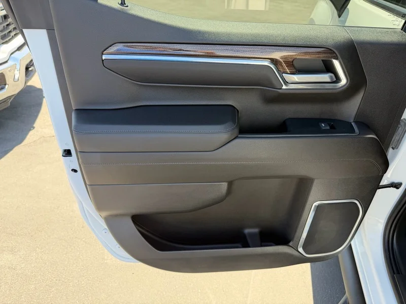 Used 2023 Summit White Chevrolet RST image 20