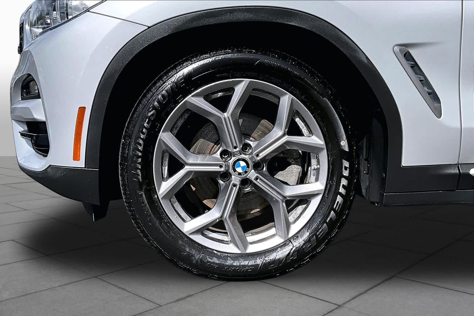 Used 2020 Glacier Silver Metallic BMW xDrive30i image 11