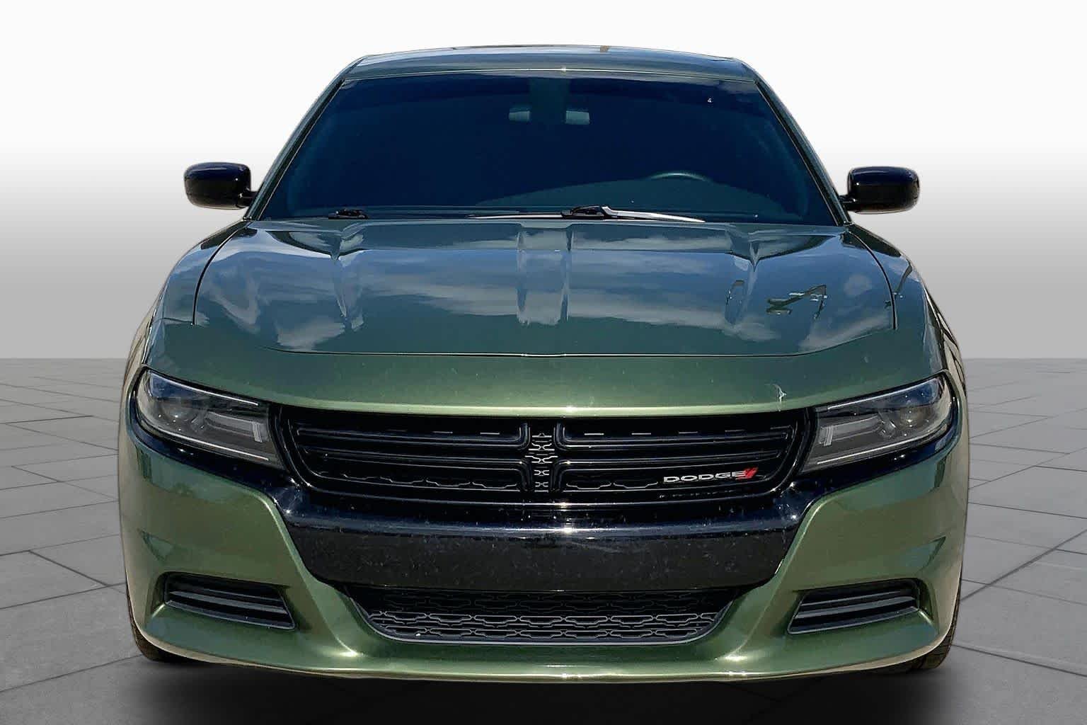 Used 2021 F8 Green Dodge SXT image 3