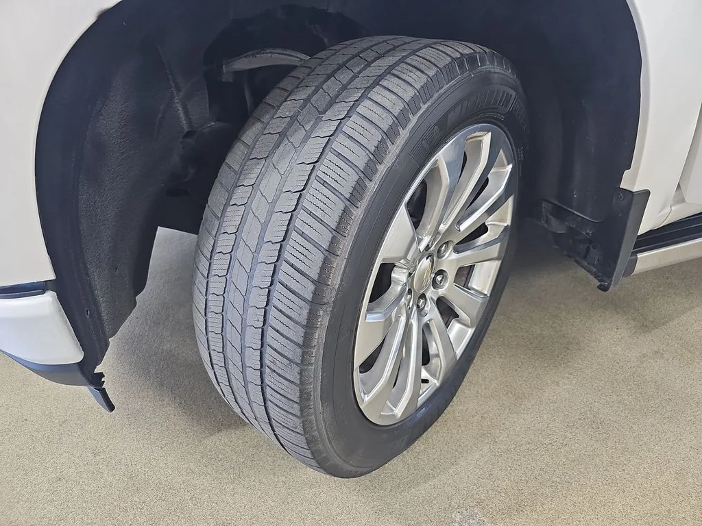 Used 2020 Beige Chevrolet High Country image 38