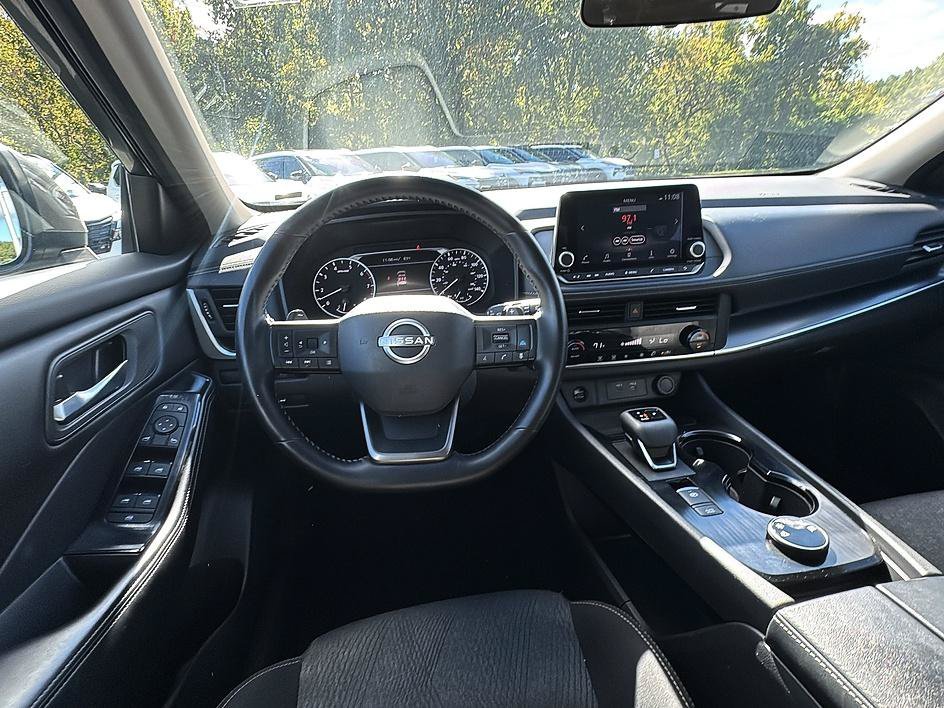 Used 2025 Brilliant Silver Metallic Nissan SV image 29