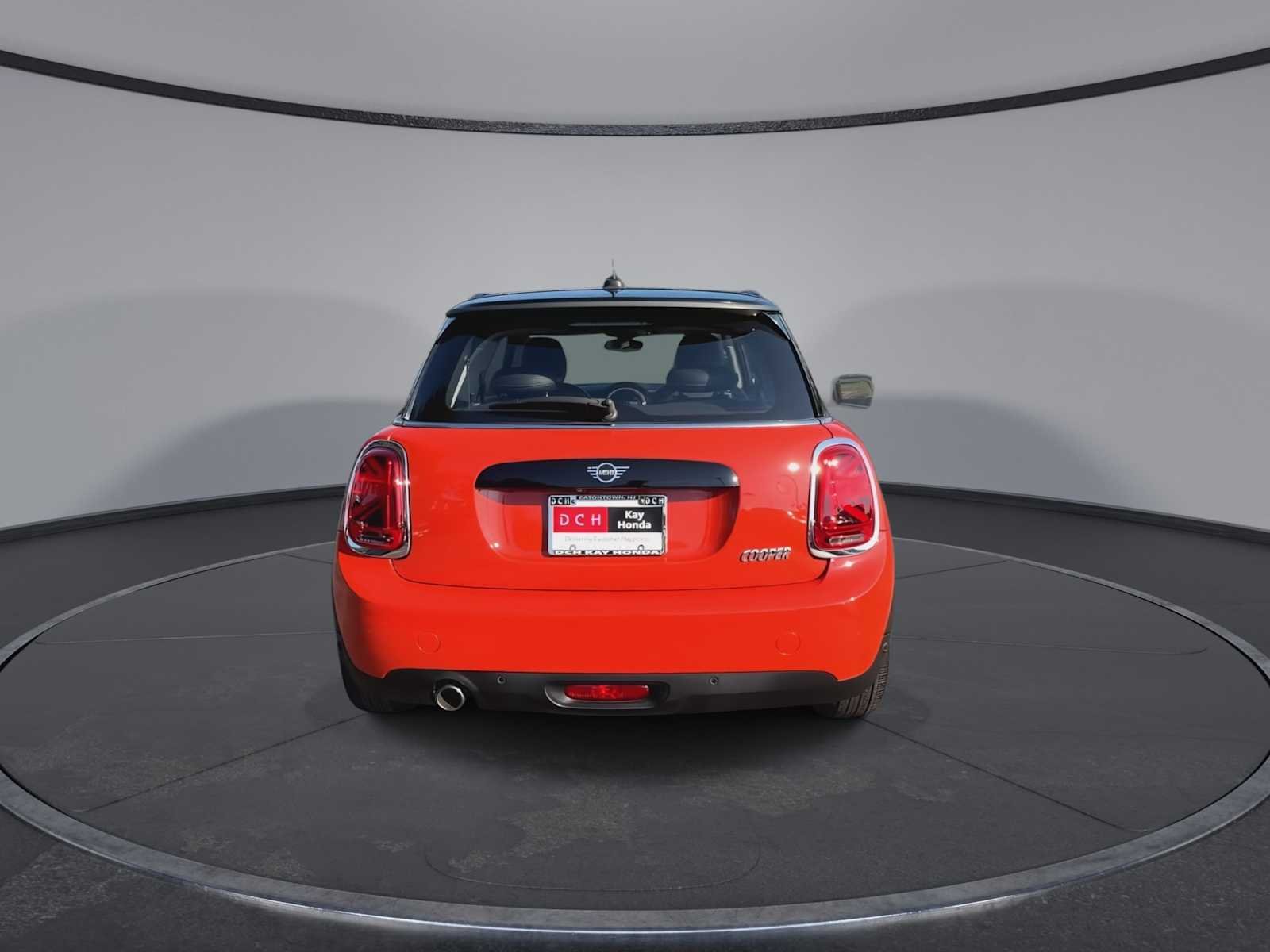 Used 2019 Solaris Orange Metallic MINI Cooper image 7