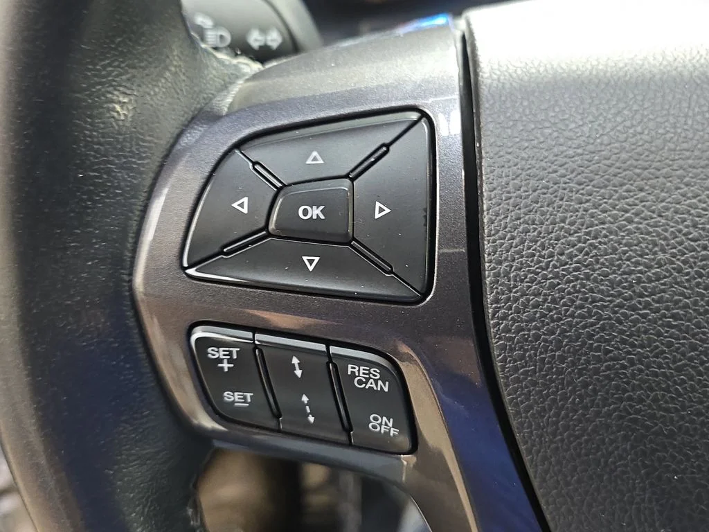 Used 2020 White Platinum Clearcoat Metallic Ford Lariat image 17