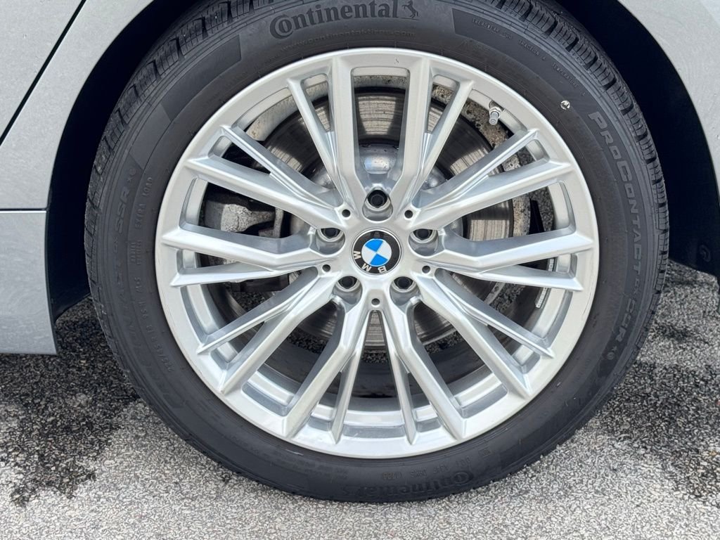 Used 2024 Gray BMW 330i xDrive image 8
