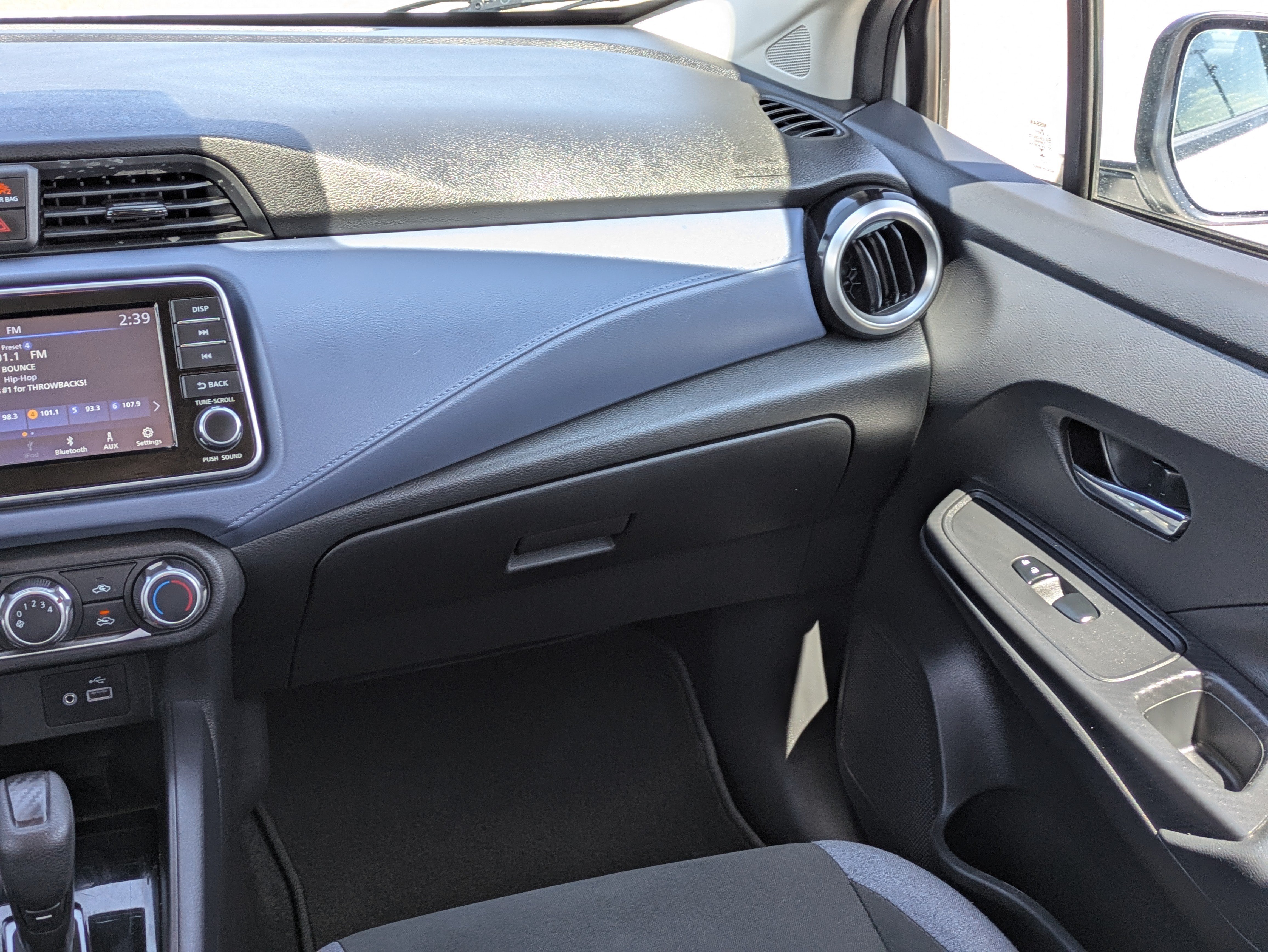 Used 2024 Aspen White Tricoat Nissan SV image 17