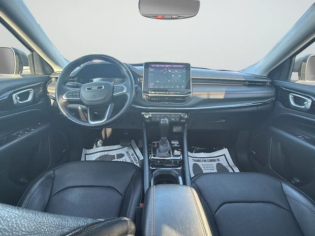 Used 2022 White Jeep Trailhawk image 9