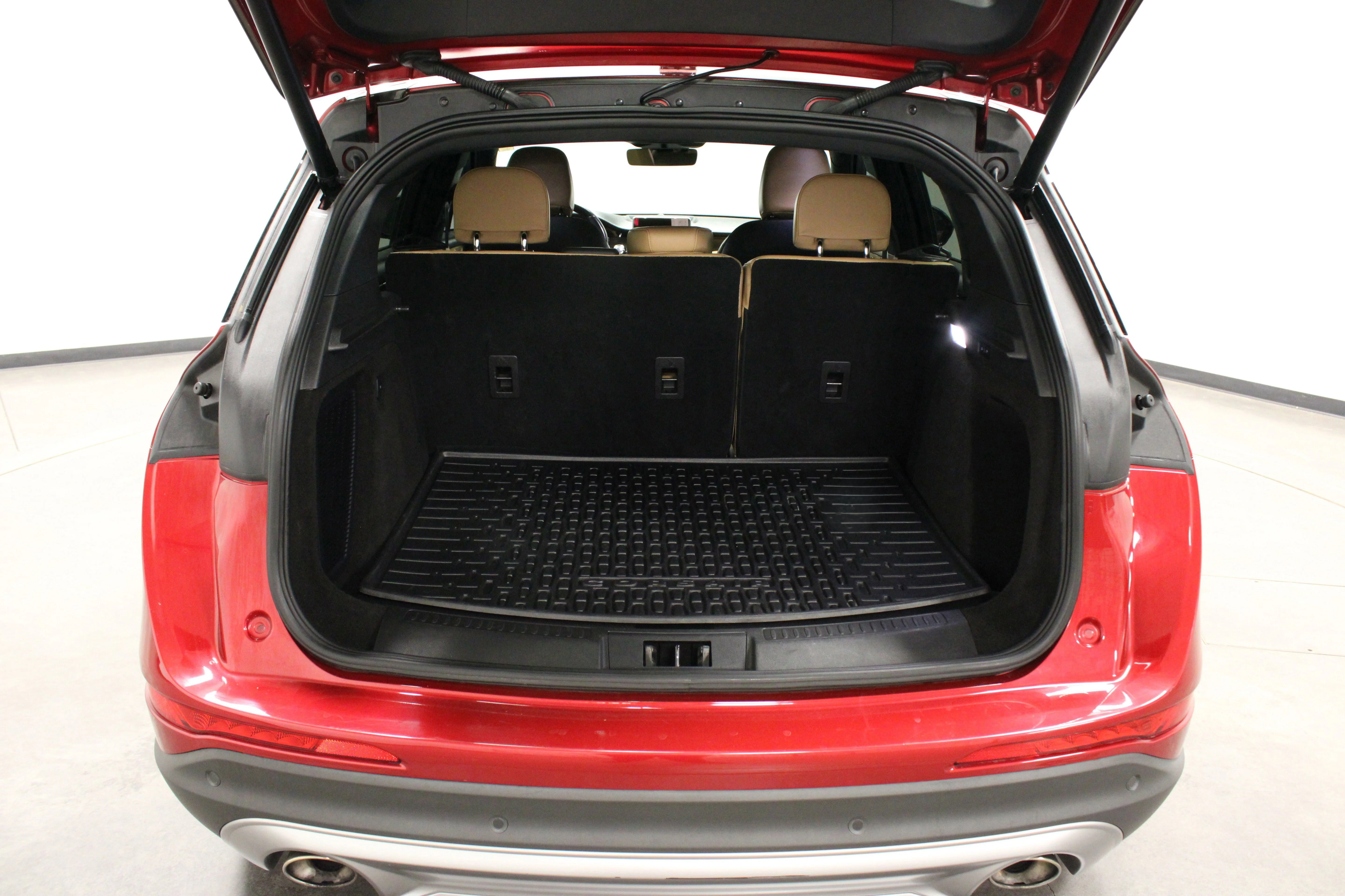 Used 2022 Red Lincoln Reserve image 12