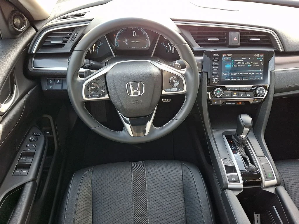2021 Honda Civic Touring - Photo 11