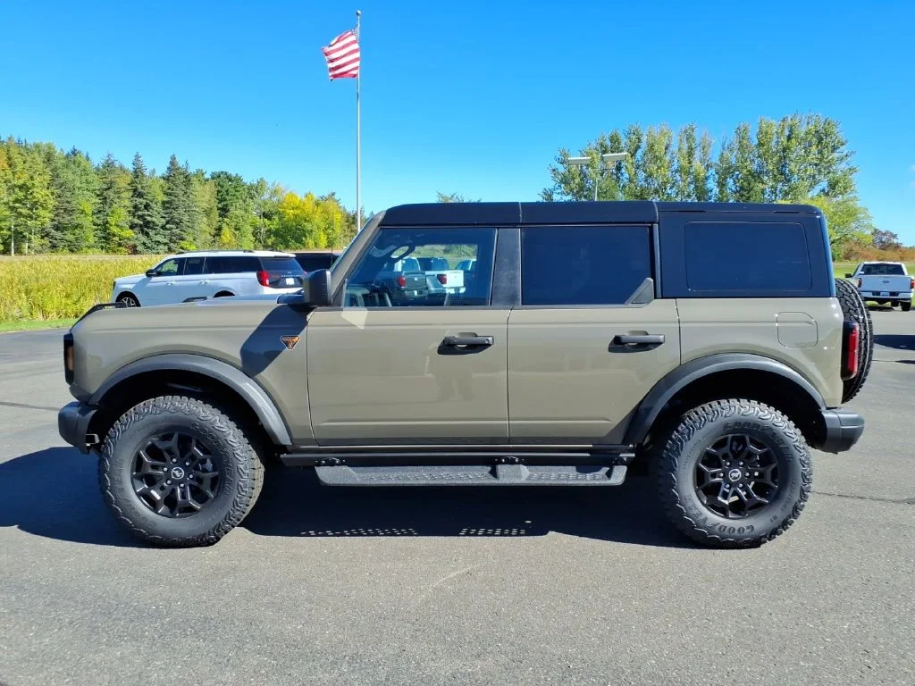 New 2026 Gray Ford Badlands image 4