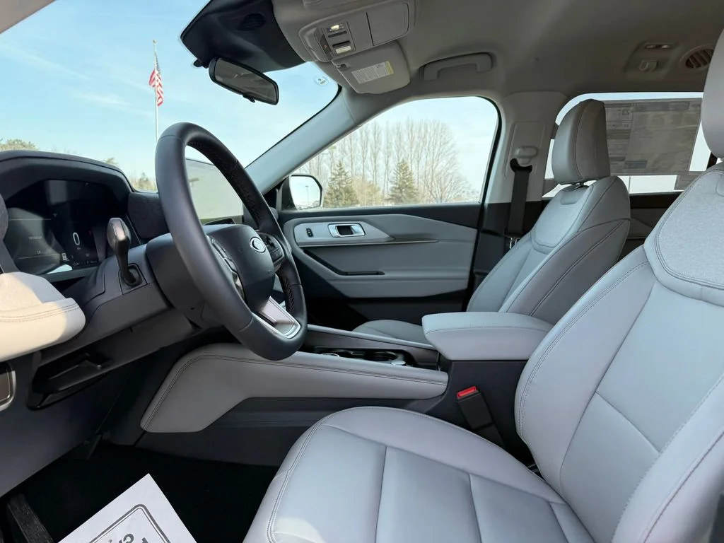 2026 Ford Explorer Active - Photo 17