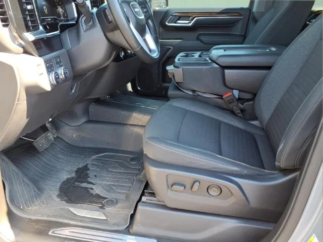 Used 2024 Gray GMC Elevation image 19