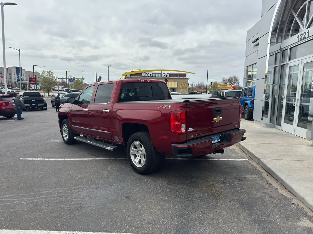 Used 2018 Cajun Red Tintcoat Chevrolet LTZ image 3