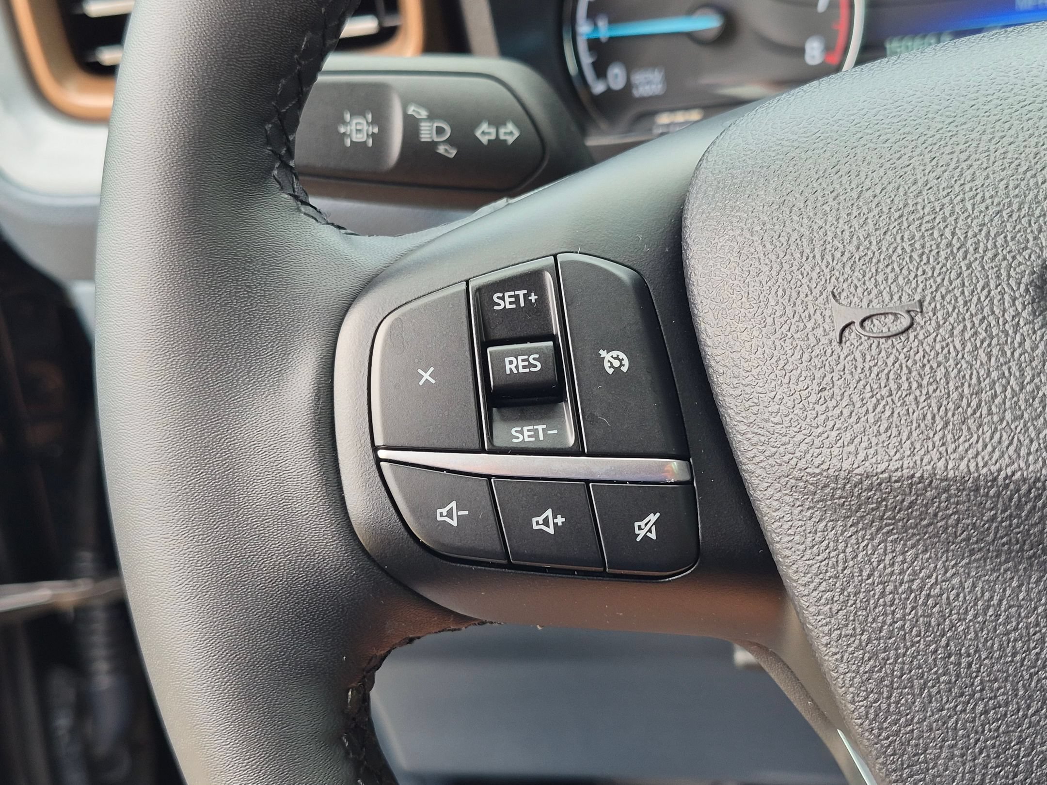 Used 2023 Shadow Black Ford LARIAT image 15