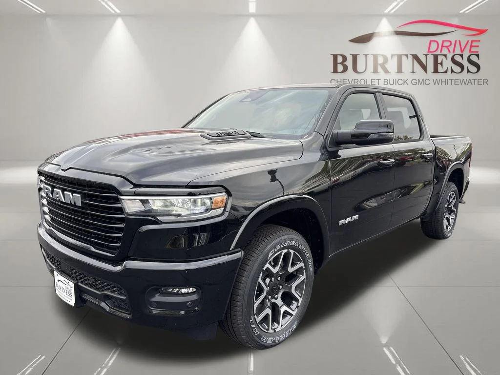New 2026 Diamond Black Crystal Pearl-Coat Exterior Paint RAM Laramie image 4