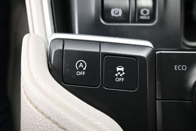Used 2024  Toyota XLE image 27