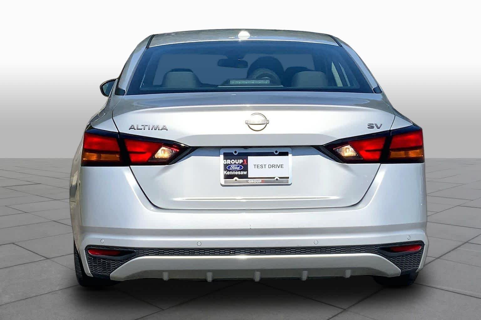 Used 2024 Brilliant Silver Metallic Nissan 2.5 SV image 5