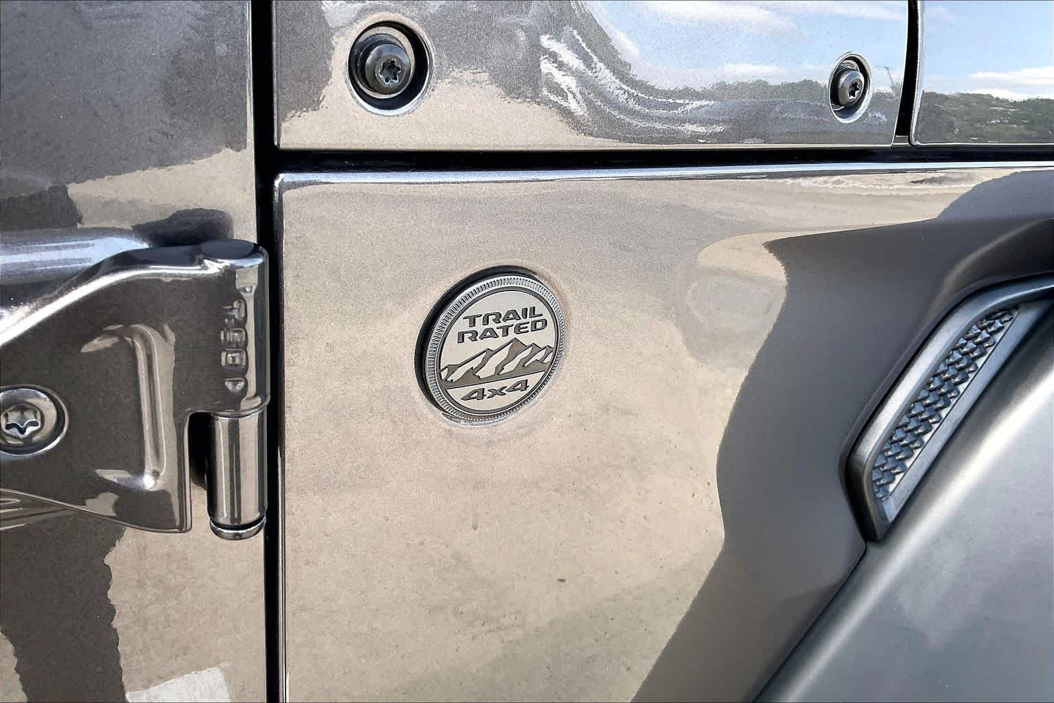 Used 2025 Granite Crystal Metallic Clearcoat Jeep Willys image 30