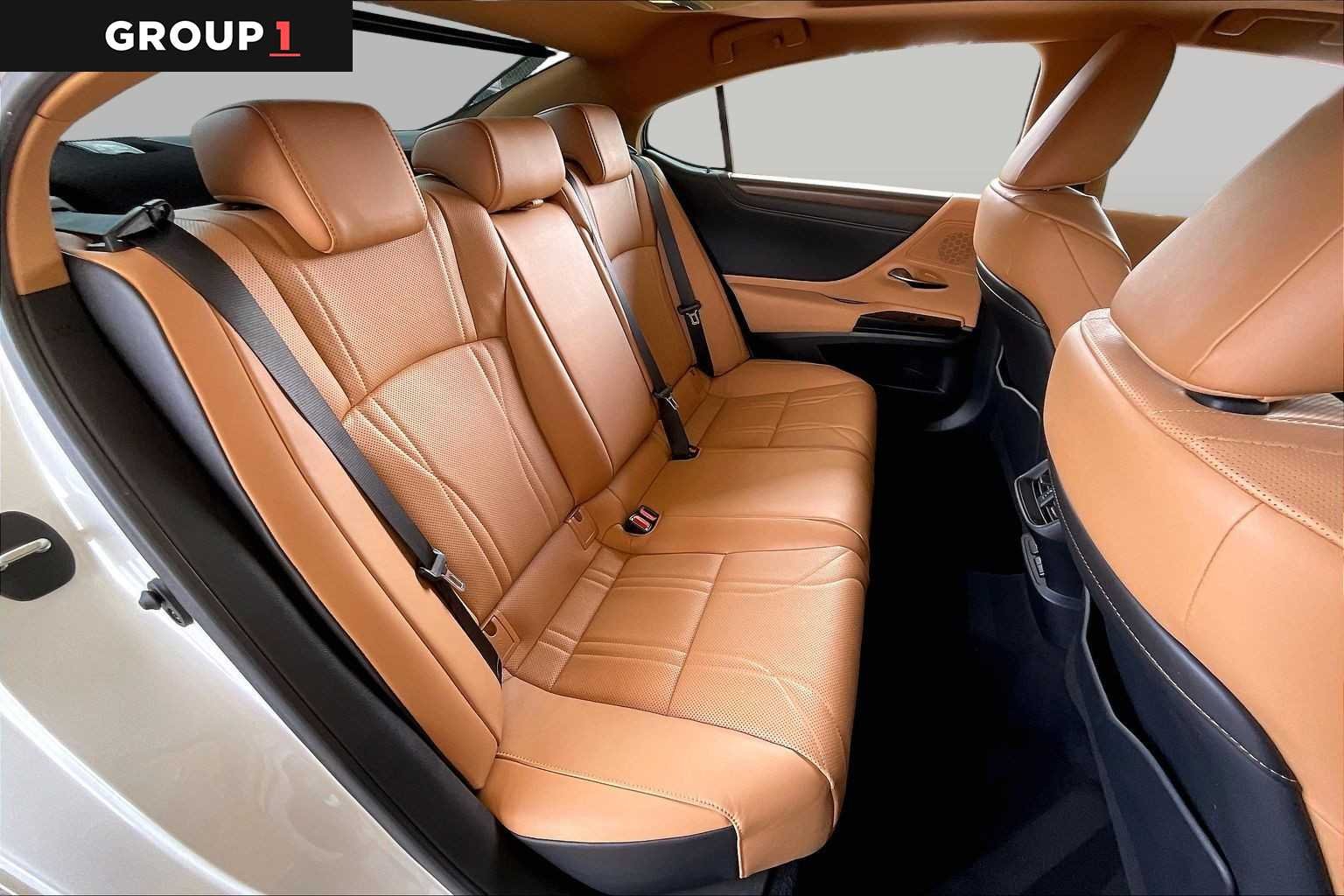 Used 2024 Eminent White Pearl Lexus Luxury image 17