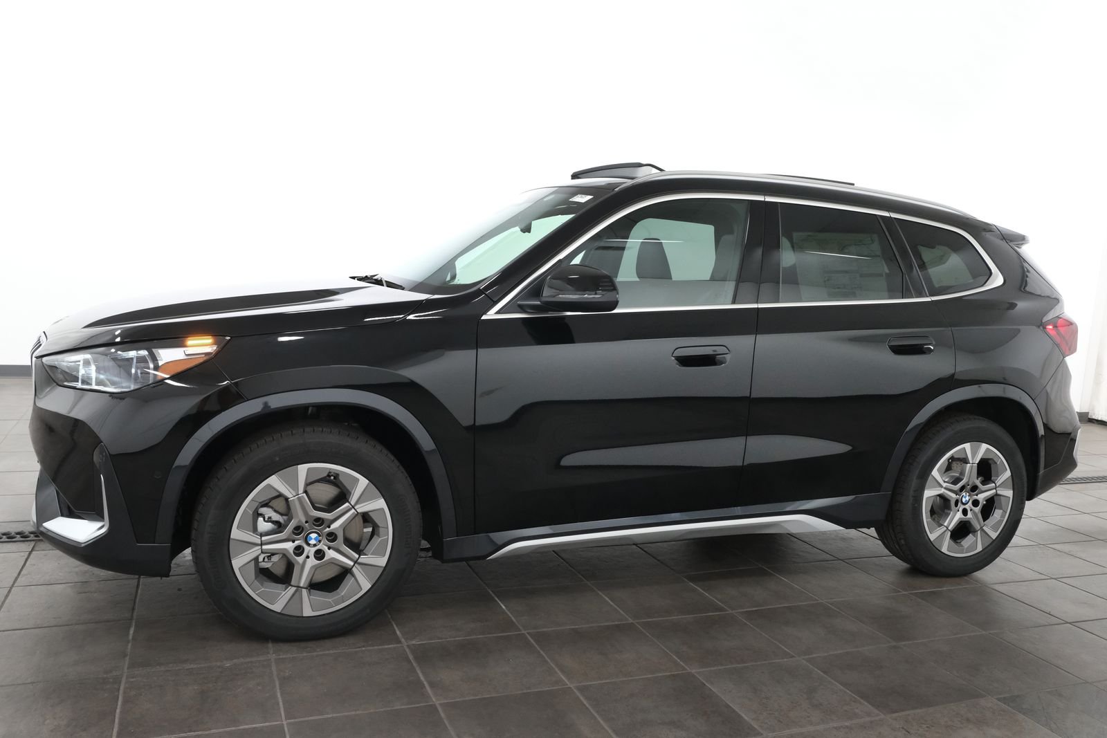 New 2027 Jet Black BMW xDrive28i image 2