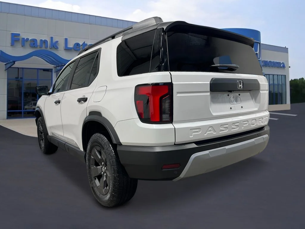 New 2026 Platinum White Pearl Honda RTL image 3